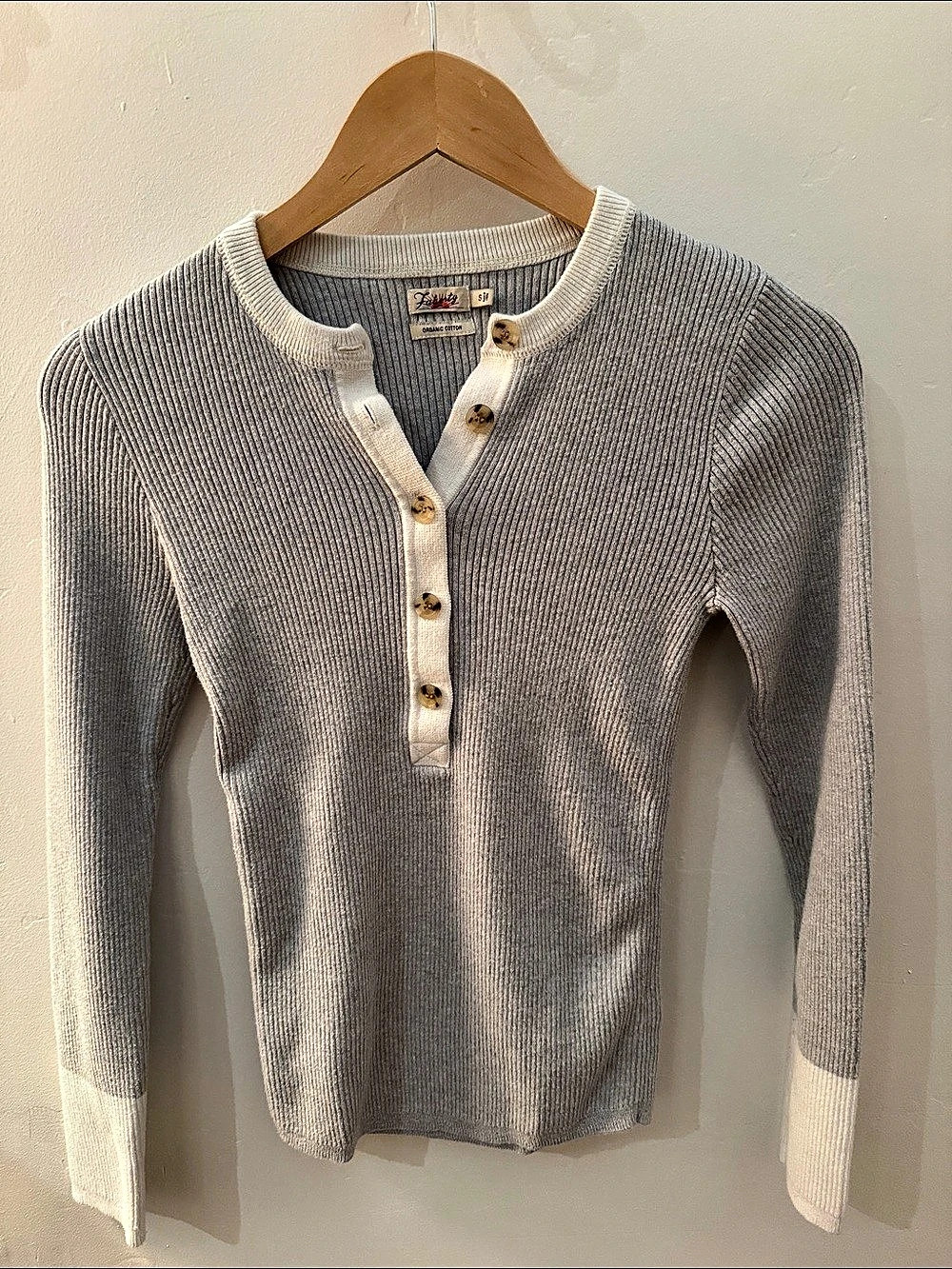 Faherty Henley Organic Cotton Henley Sweater in Gray Small